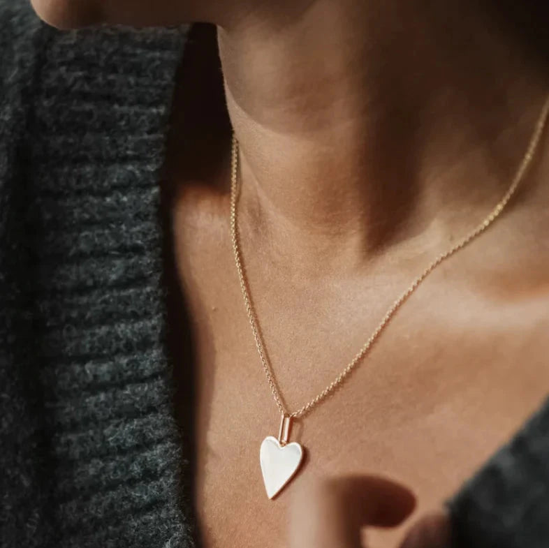 THATCH Amaya Heart Thin Chain Necklace