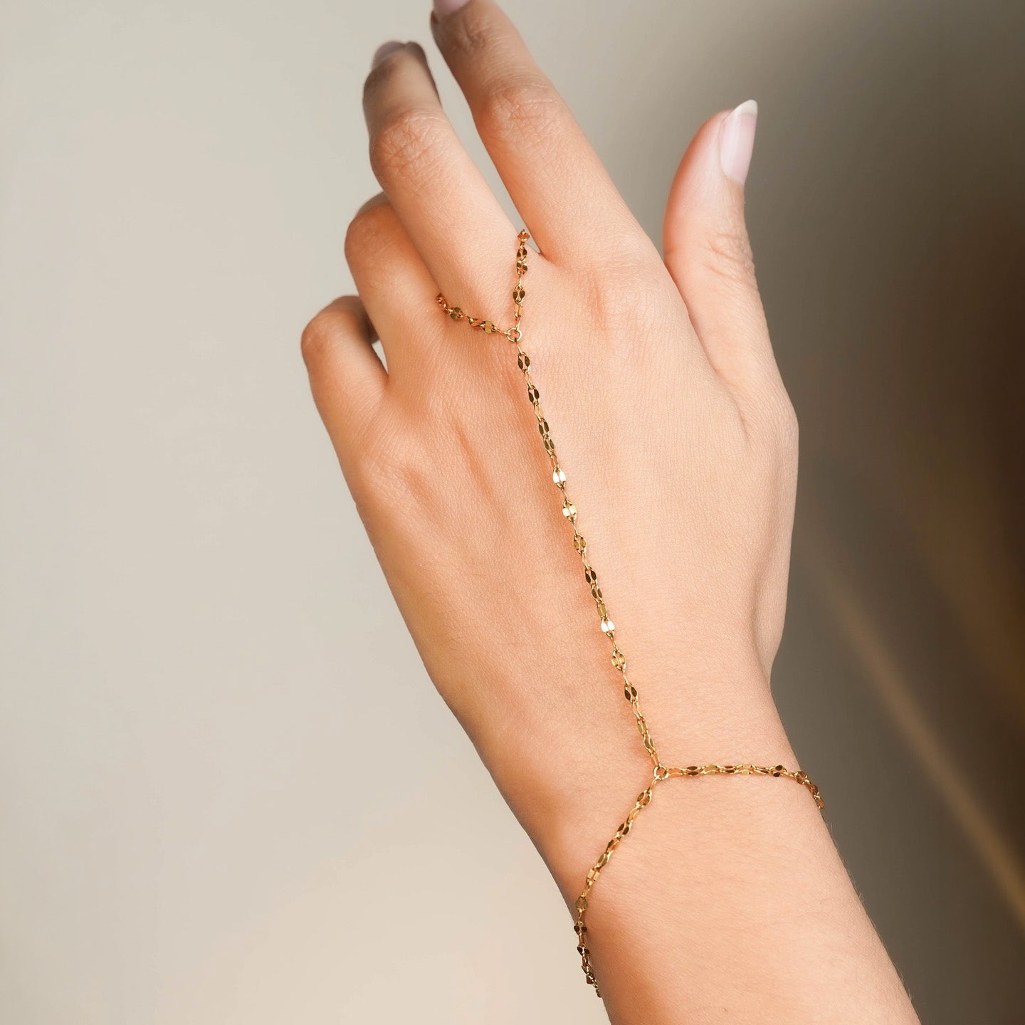KOZAKH - Sparkly Handchain