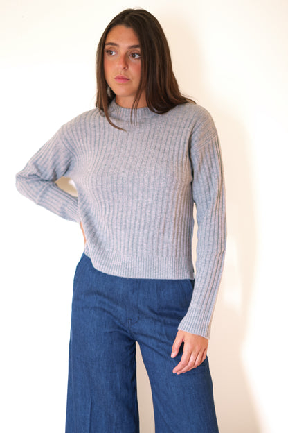 Crush Dolce Ribbed Crew Sweater - Gray