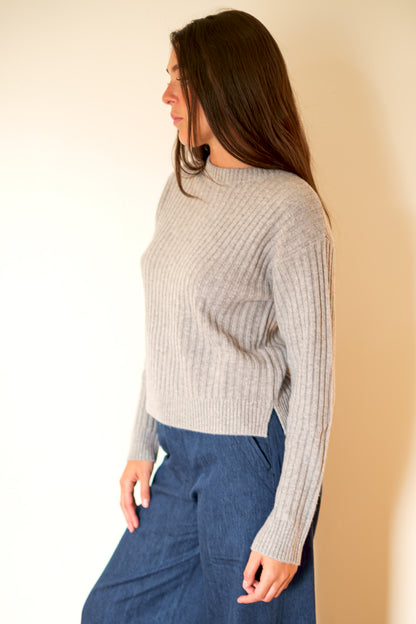 Crush Dolce Ribbed Crew Sweater - Gray