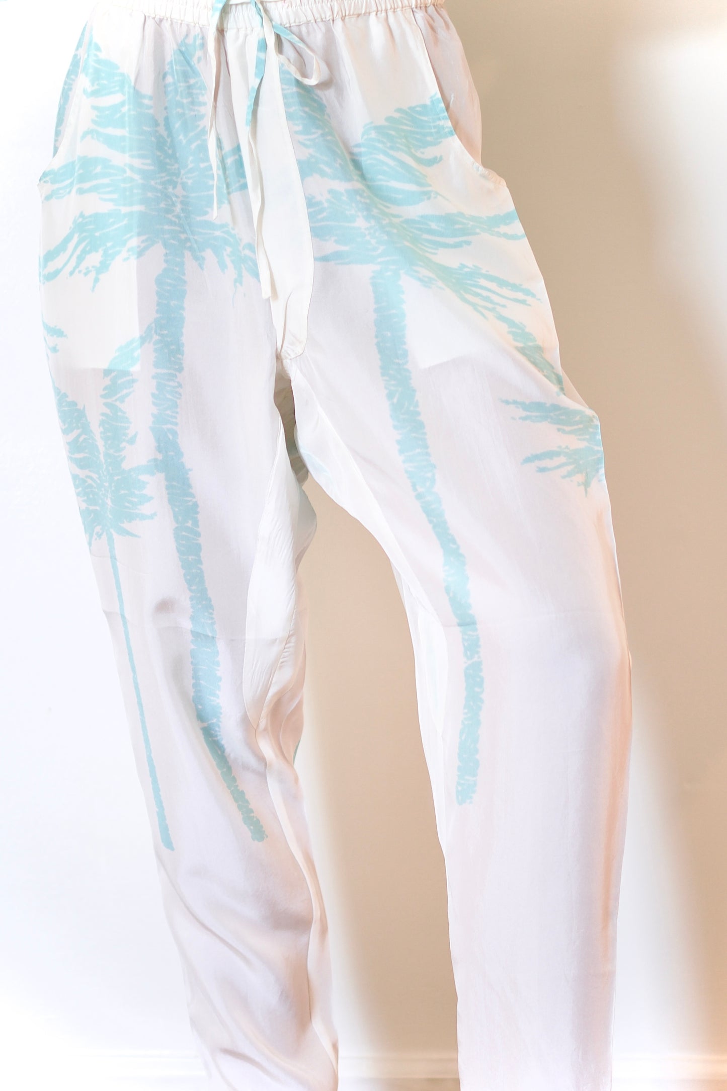 État D’été | Playa Pant Silk - Iced Aqua Palm / White Ground
