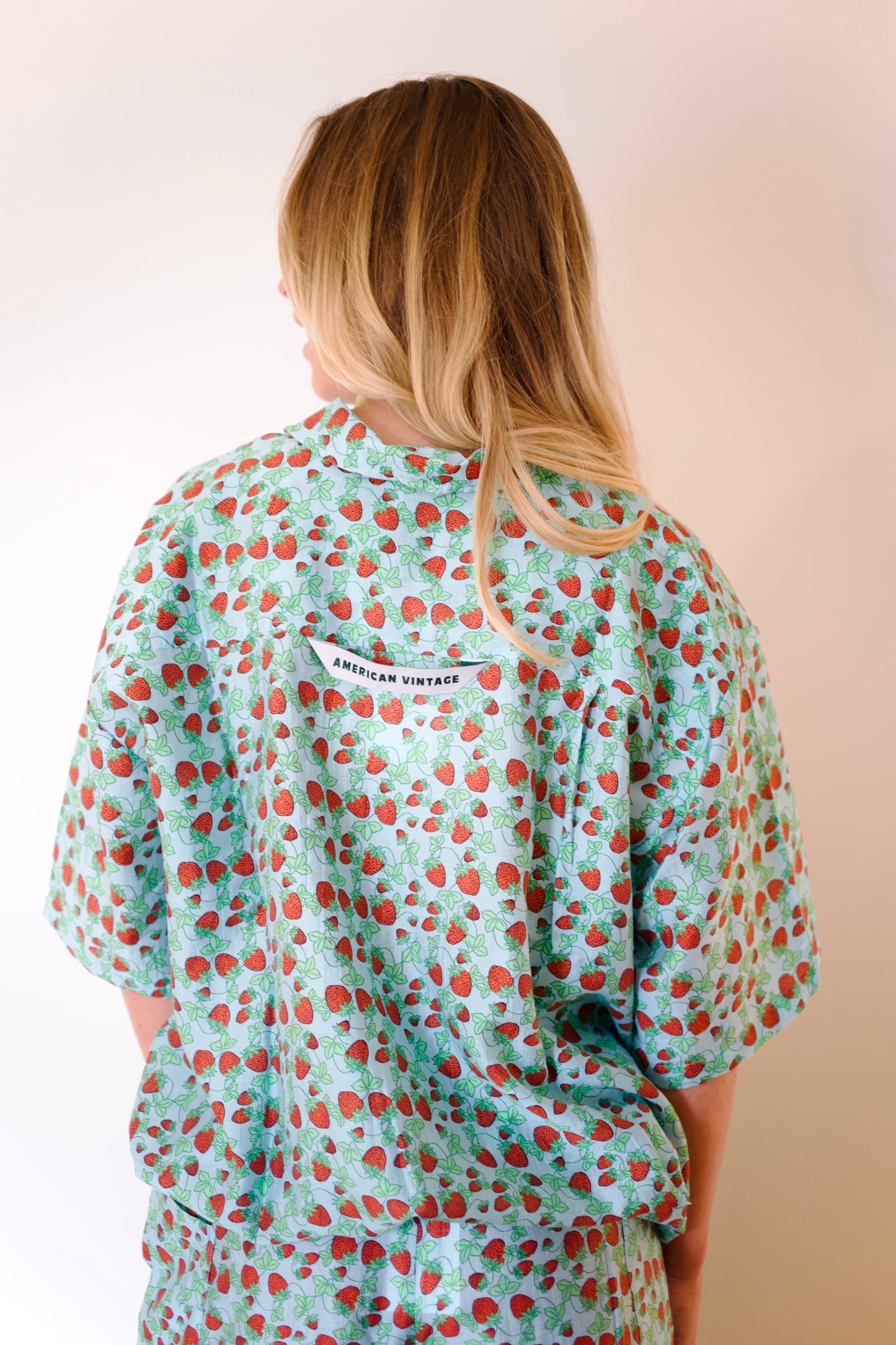 American Vintage Women's Button Down Shirt in Strawberry Print