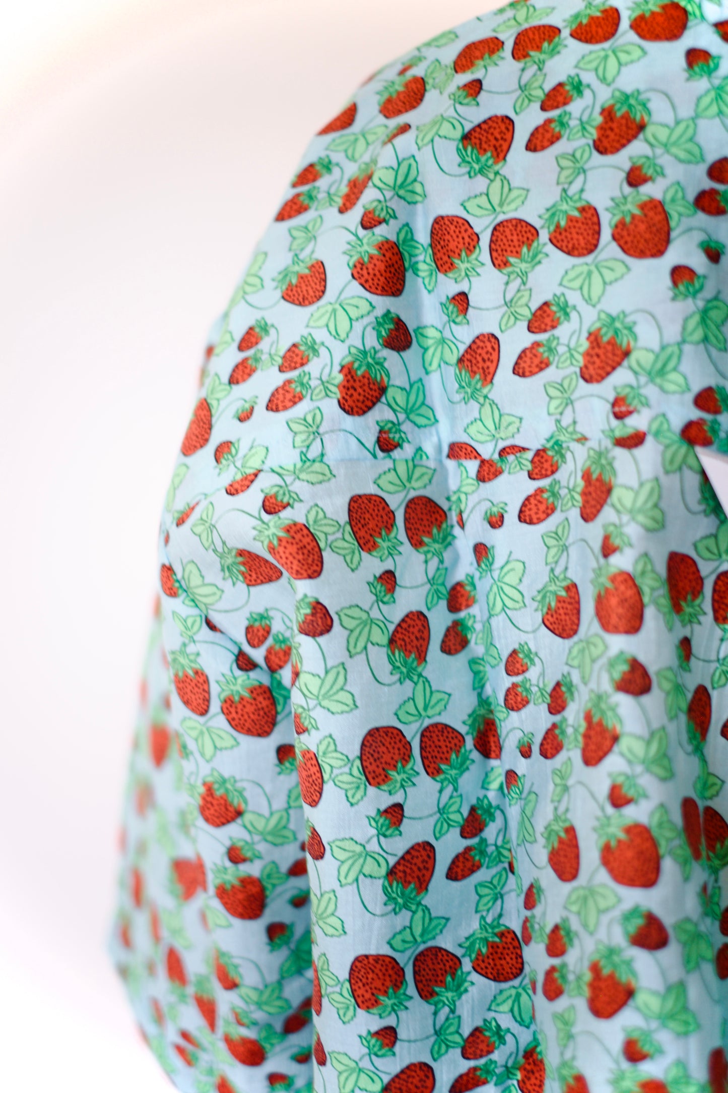 American Vintage Women's Button Down Shirt in Strawberry Print