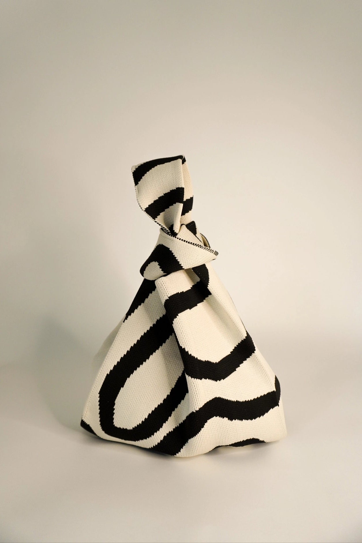 A Bag Concept - Meander Black Handbag