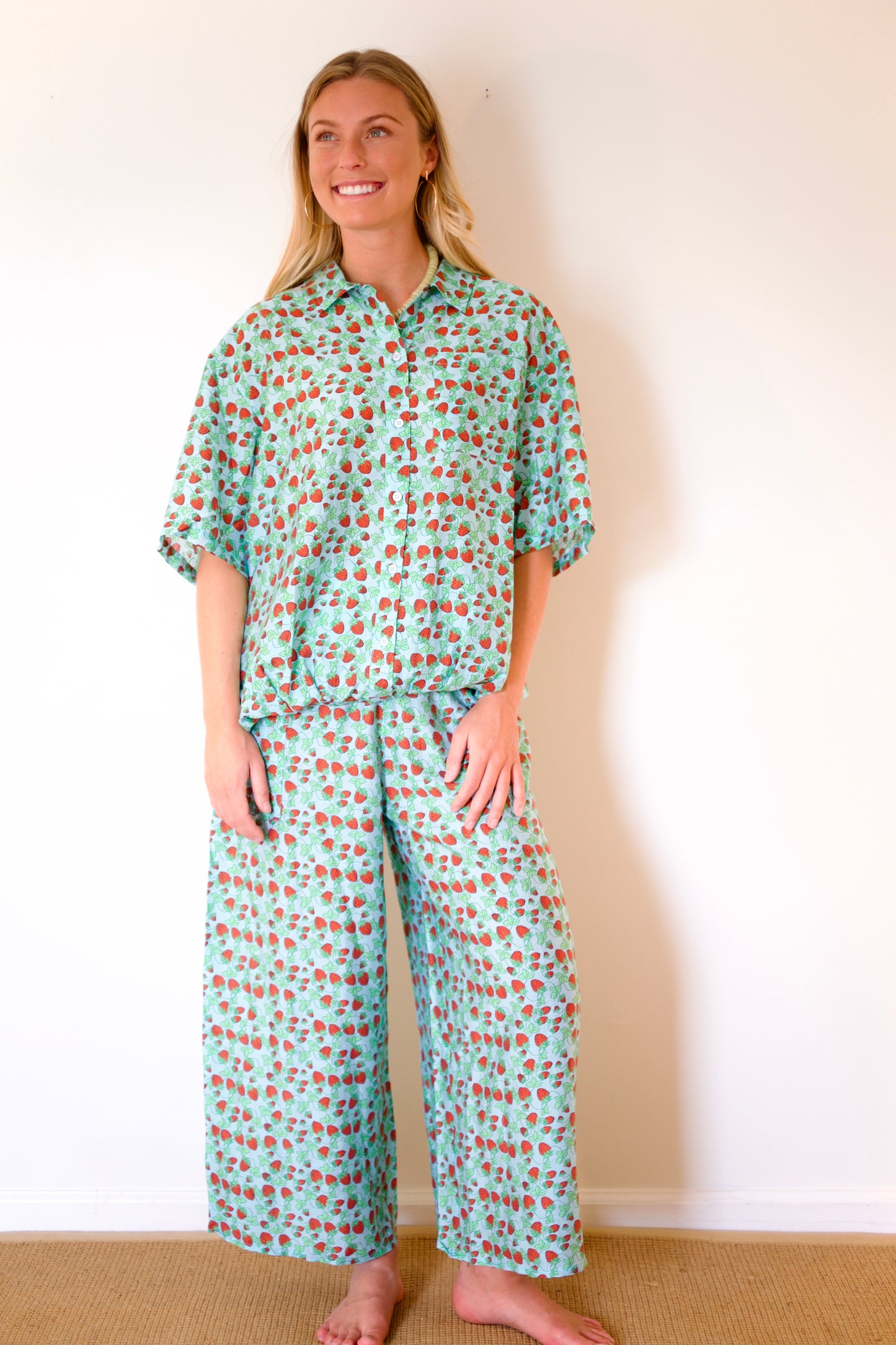 American Vintage Pants in Strawberry Print