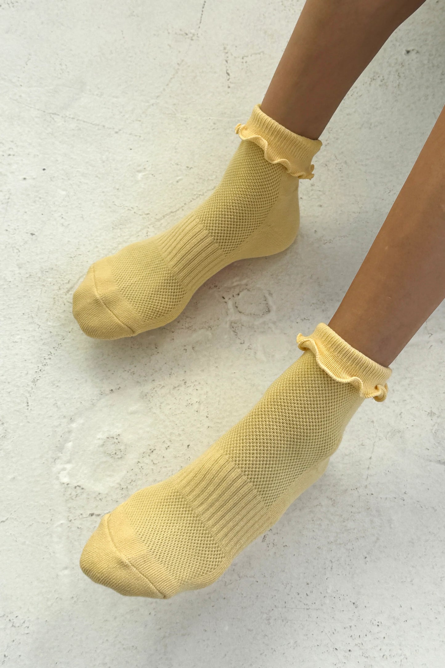 Le Bon Shoppe Ruffled Hugger Crew Socks - Banana Cream / Red