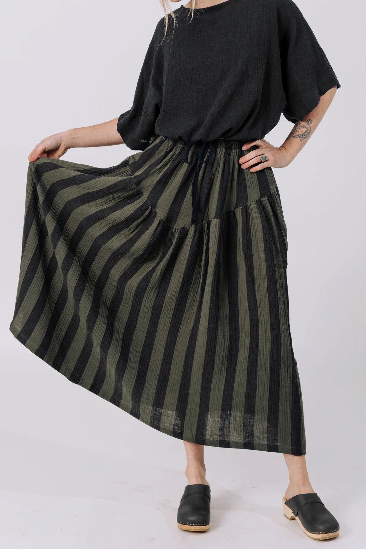 Curator Jessie Stripe Skirt in Mud/Black