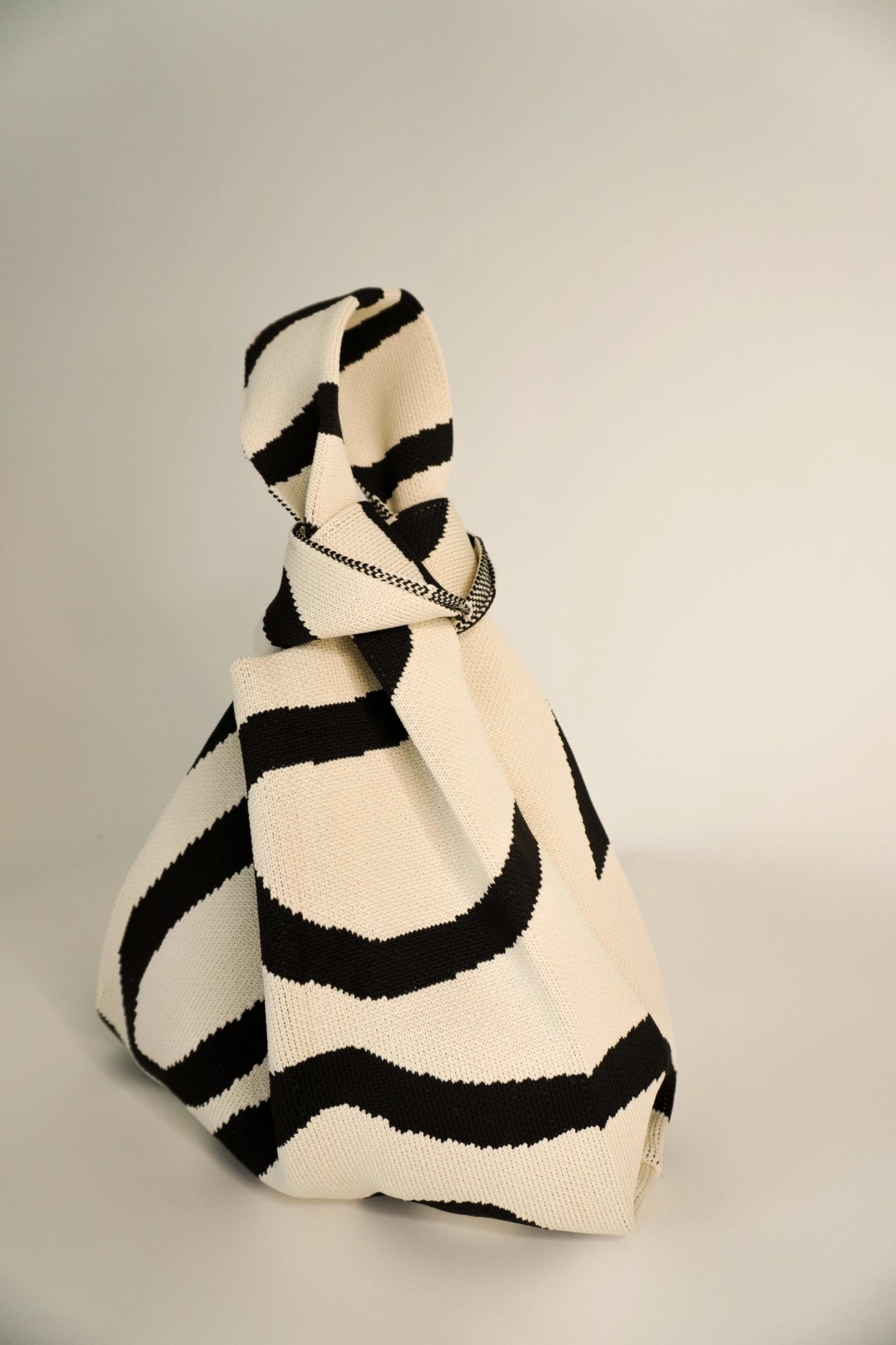 A Bag Concept - Meander Black Handbag