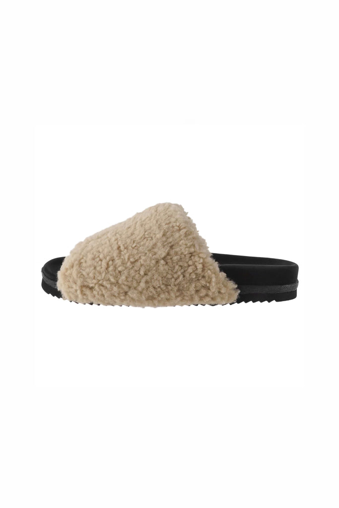 Roam Fuzzy Sliders- Nude