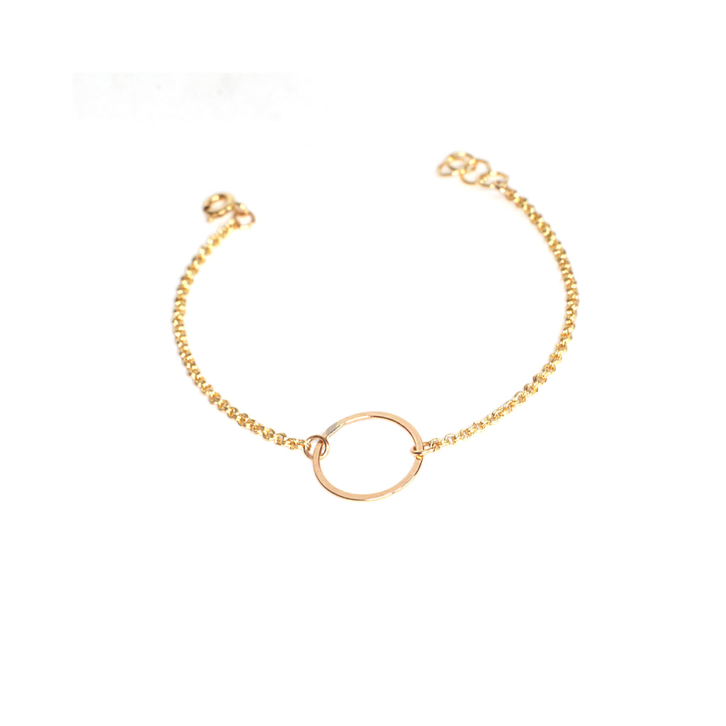 Delicate Gold Circle Bracelet