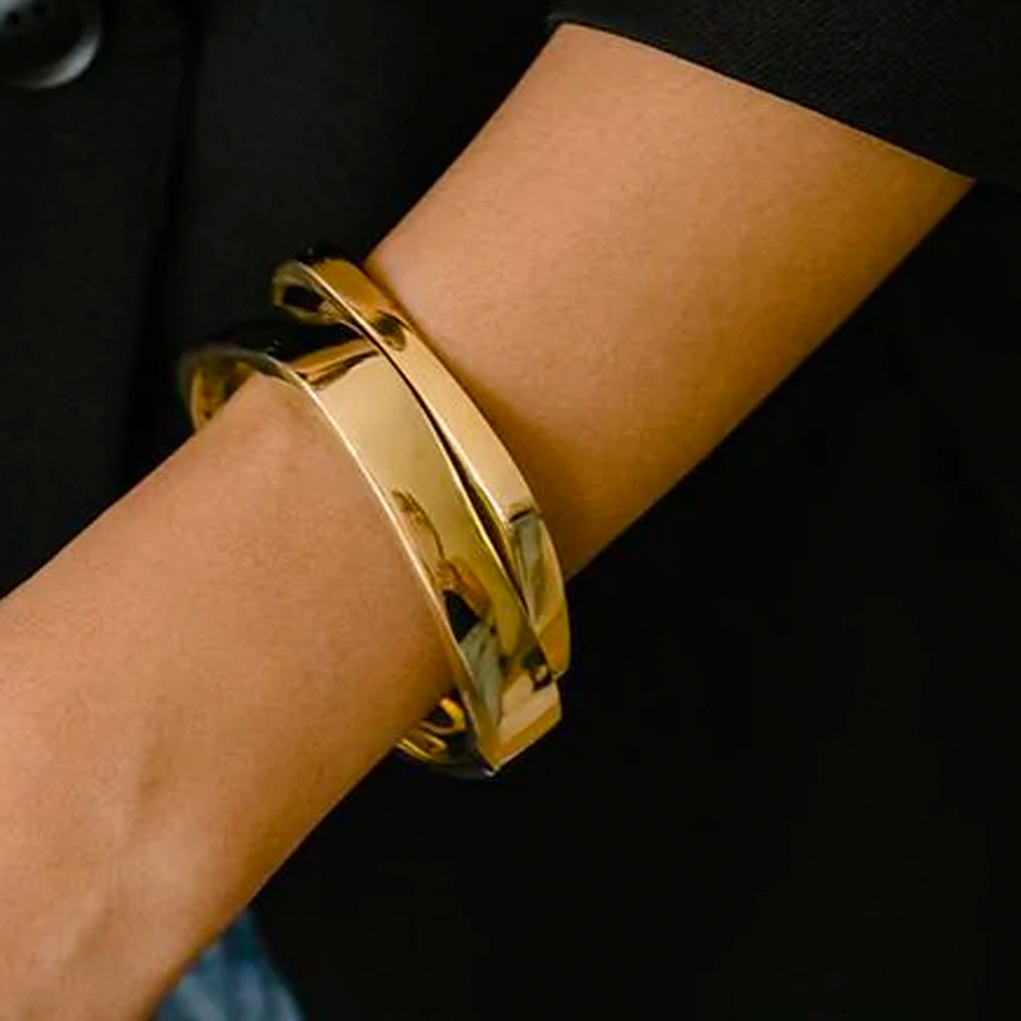 Abby Alley Thick Square Bangle